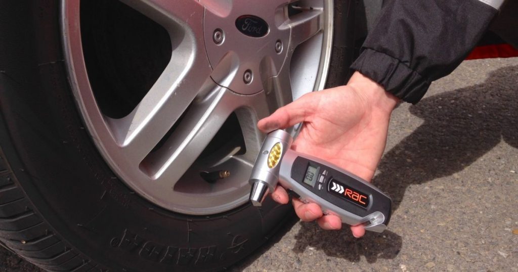 What To Do If Your Car Pulls When Braking Hard? Driver Soil